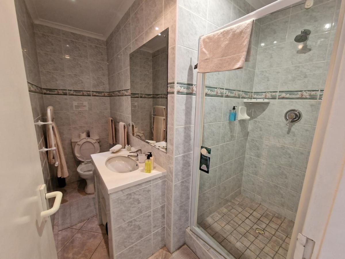 Glenfinnan Guest House Langebaan Extérieur photo